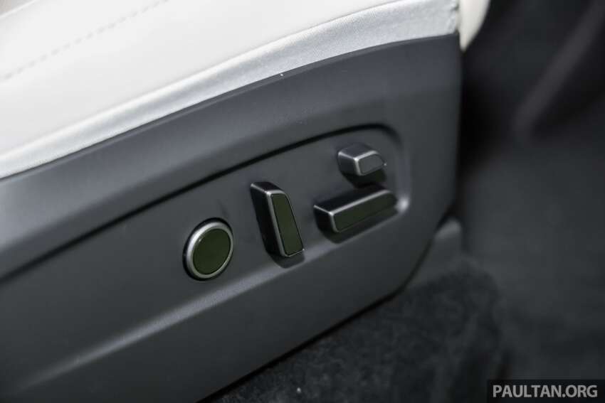 Tesla Model Y L dilancar di Malaysia – jarak roda lebih jauh, 6-tempat duduk, anggaran RM260k; Q2 2026 2059553