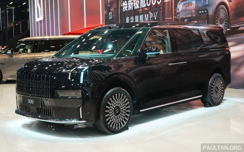 2026 Zeekr 009 facelift debuts in Beijing – new 900V system, swivel seats; up to 925 PS, 740 km CLTC 2071028