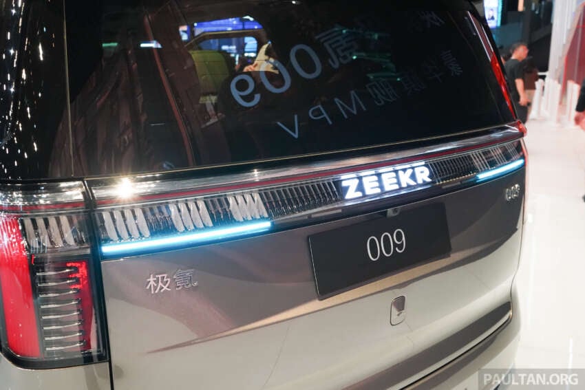 2026 Zeekr 009 facelift debuts in Beijing – new 900V system, swivel seats; up to 925 PS, 740 km CLTC 2071246