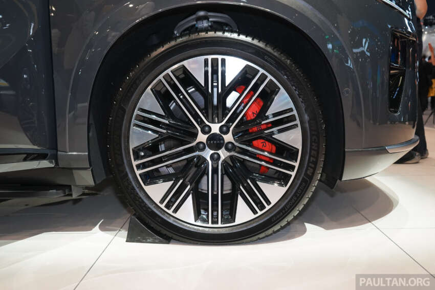 2026 Zeekr 8X on display in Beijing – 2.0T PHEV with up to 1,400 PS, 1,205 km WLTP hybrid; from RM207k 2071467