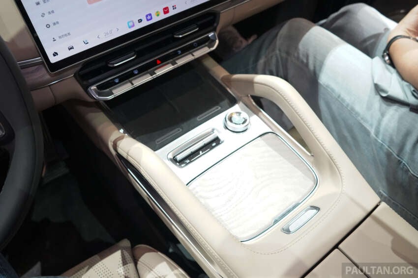 2026 Zeekr 8X on display in Beijing – 2.0T PHEV with up to 1,400 PS, 1,205 km WLTP hybrid; from RM207k 2071478
