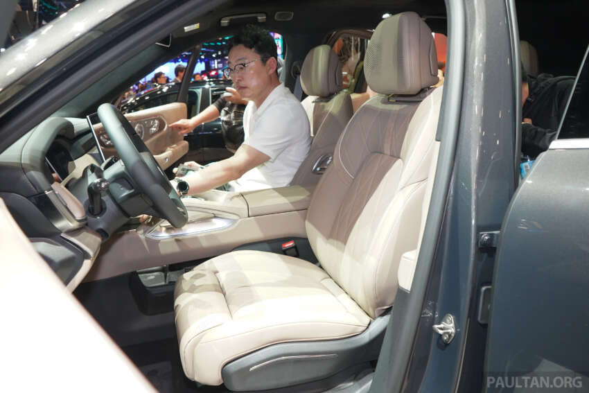 2026 Zeekr 8X on display in Beijing – 2.0T PHEV with up to 1,400 PS, 1,205 km WLTP hybrid; from RM207k 2071480