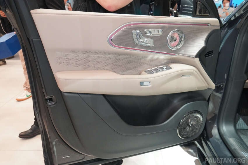 2026 Zeekr 8X on display in Beijing – 2.0T PHEV with up to 1,400 PS, 1,205 km WLTP hybrid; from RM207k 2071481