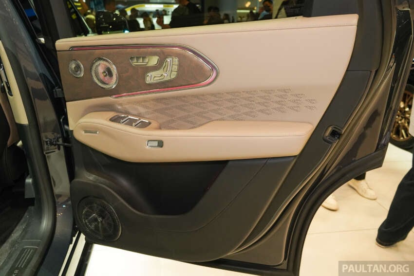 2026 Zeekr 8X on display in Beijing – 2.0T PHEV with up to 1,400 PS, 1,205 km WLTP hybrid; from RM207k 2071485