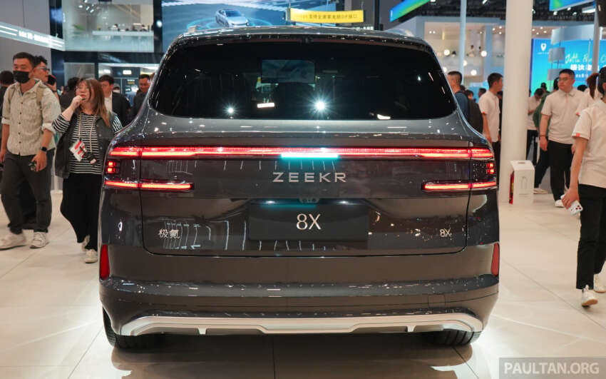 2026 Zeekr 8X on display in Beijing – 2.0T PHEV with up to 1,400 PS, 1,205 km WLTP hybrid; from RM207k 2071458