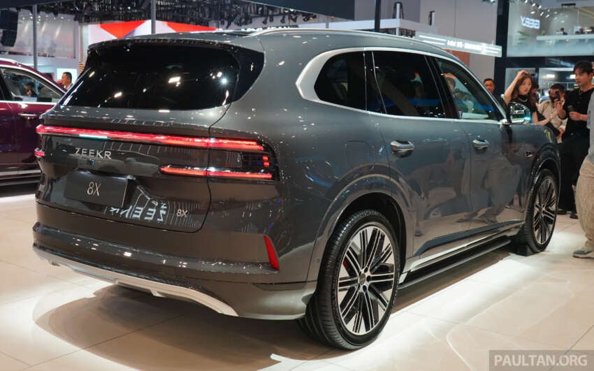 2026 Zeekr 8X on display in Beijing – 2.0T PHEV with up to 1,400 PS, 1,205 km WLTP hybrid; from RM207k 2071461