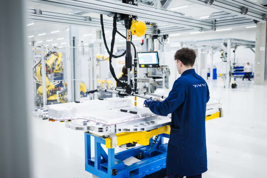 2027 BMW i7 facelift gets Rimac batteries for more range, faster charging – reveal in Beijing April 22 2062949