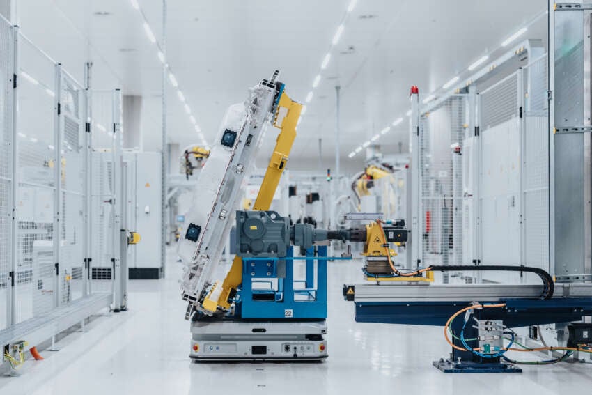 2027 BMW i7 facelift gets Rimac batteries for more range, faster charging – reveal in Beijing April 22 2062950