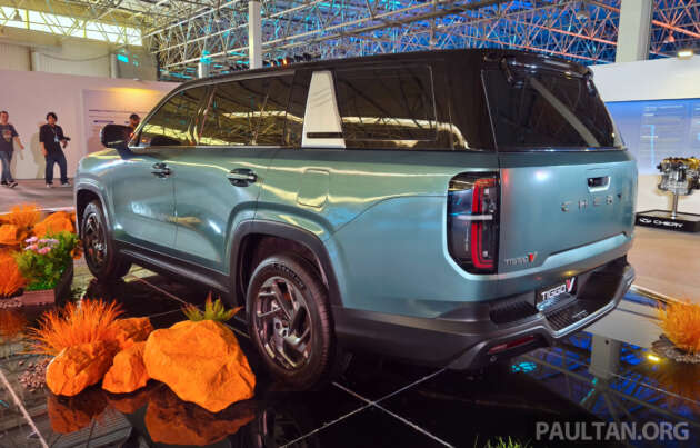 Chery Tiggo V debuts in Beijing – seven-seater SUV that can be reconfigured to a pick-up, in PHEV and ICE
