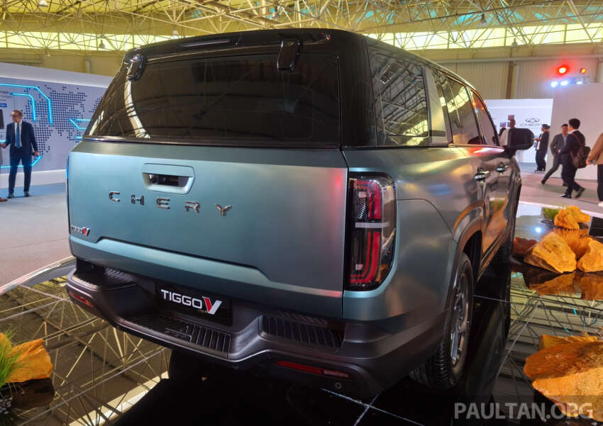 Chery Tiggo V debuts in Beijing – seven-seater SUV that can be reconfigured to a pick-up, in PHEV and ICE 2075220