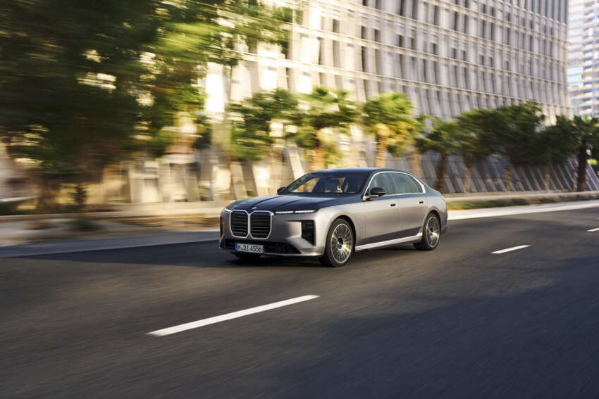 2026 BMW 7 Series facelift – G70 LCI gets Panoramic iDrive, i7 with up to 708 km WLTP range, 250 kW DCFC 2070591