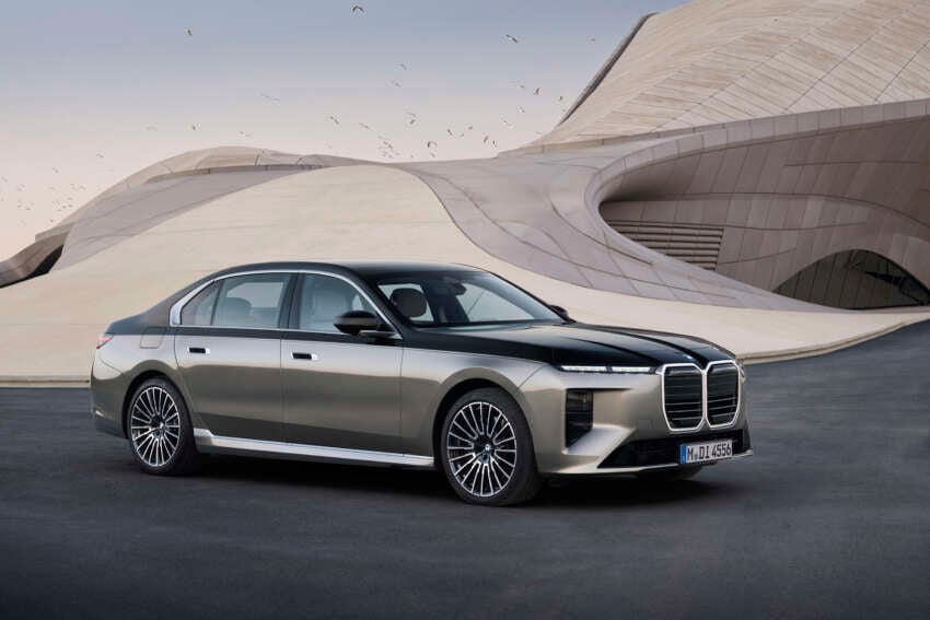 2026 BMW 7 Series facelift – G70 LCI gets Panoramic iDrive, i7 with up to 708 km WLTP range, 250 kW DCFC 2070592
