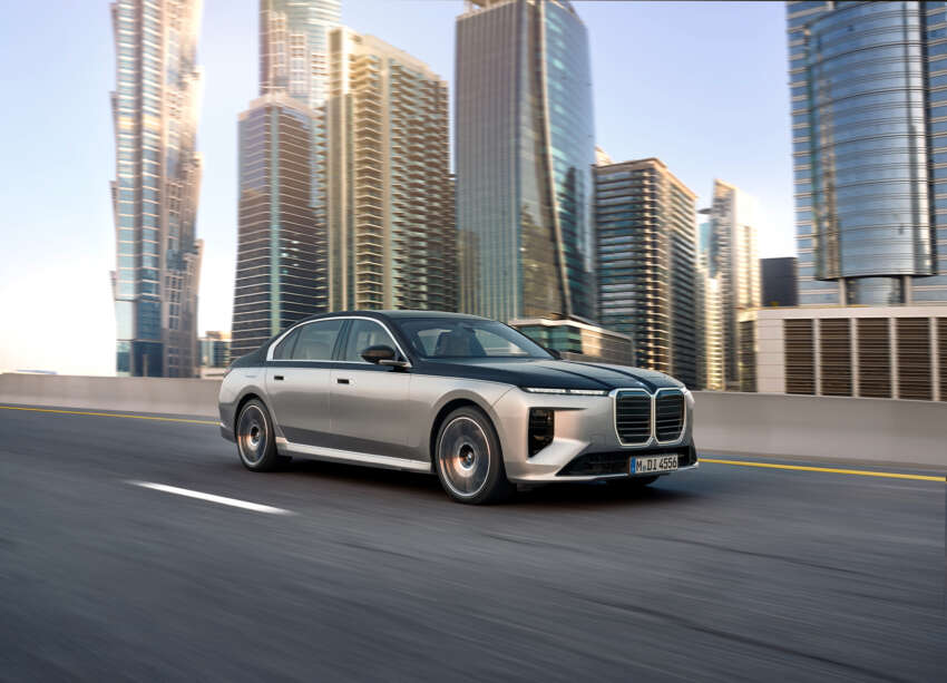 2026 BMW 7 Series facelift – G70 LCI gets Panoramic iDrive, i7 with up to 708 km WLTP range, 250 kW DCFC 2070593