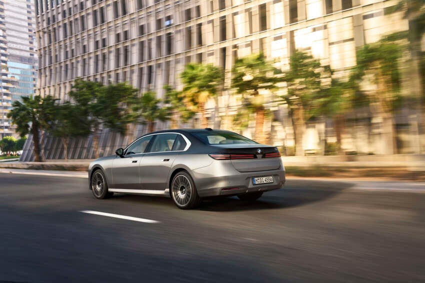 2026 BMW 7 Series facelift – G70 LCI gets Panoramic iDrive, i7 with up to 708 km WLTP range, 250 kW DCFC 2070596