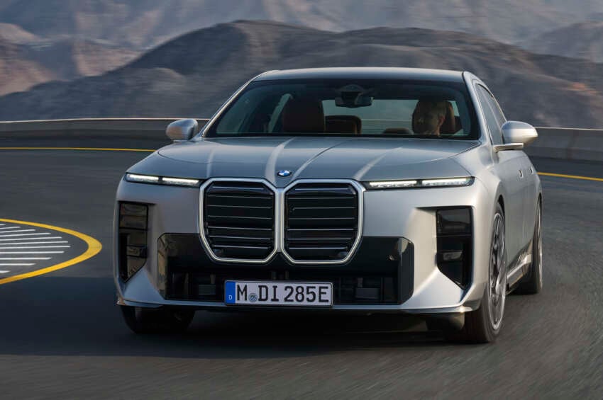 2026 BMW 7 Series facelift – G70 LCI gets Panoramic iDrive, i7 with up to 708 km WLTP range, 250 kW DCFC 2070606