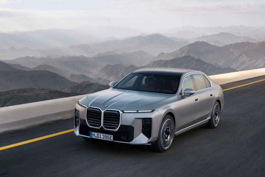 2026 BMW 7 Series facelift – G70 LCI gets Panoramic iDrive, i7 with up to 708 km WLTP range, 250 kW DCFC 2070609