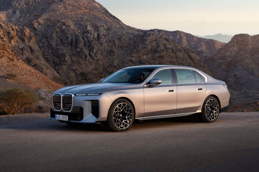 2026 BMW 7 Series facelift – G70 LCI gets Panoramic iDrive, i7 with up to 708 km WLTP range, 250 kW DCFC 2070611