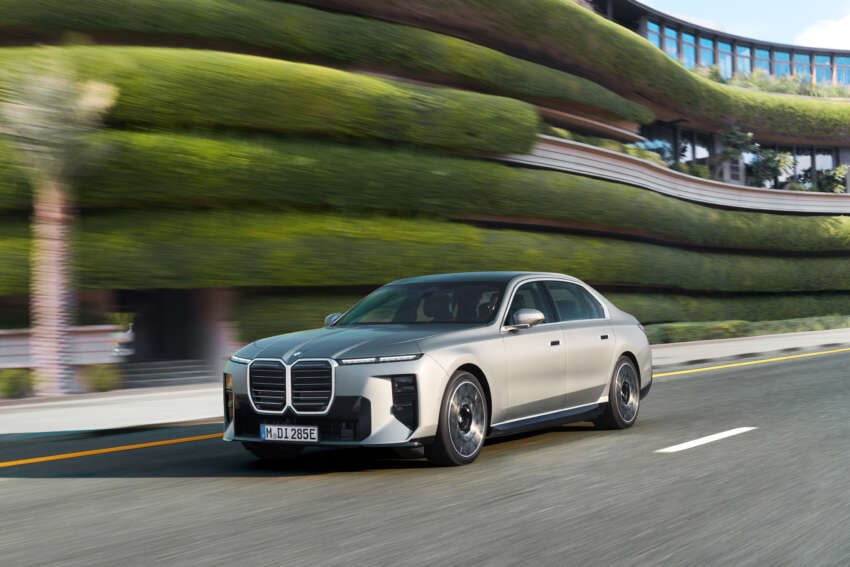 2026 BMW 7 Series facelift – G70 LCI gets Panoramic iDrive, i7 with up to 708 km WLTP range, 250 kW DCFC 2070613