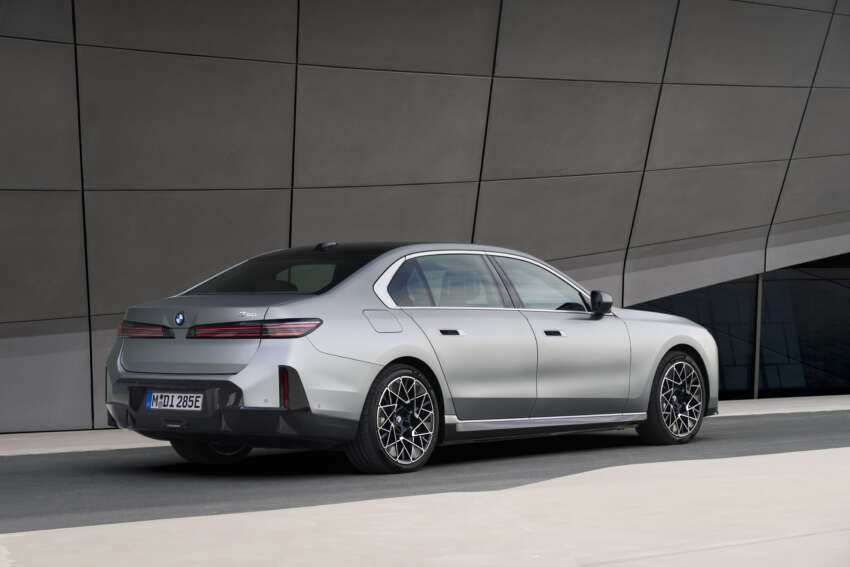 2026 BMW 7 Series facelift – G70 LCI gets Panoramic iDrive, i7 with up to 708 km WLTP range, 250 kW DCFC 2070620
