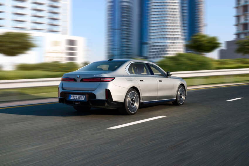 2026 BMW 7 Series facelift – G70 LCI gets Panoramic iDrive, i7 with up to 708 km WLTP range, 250 kW DCFC 2070621