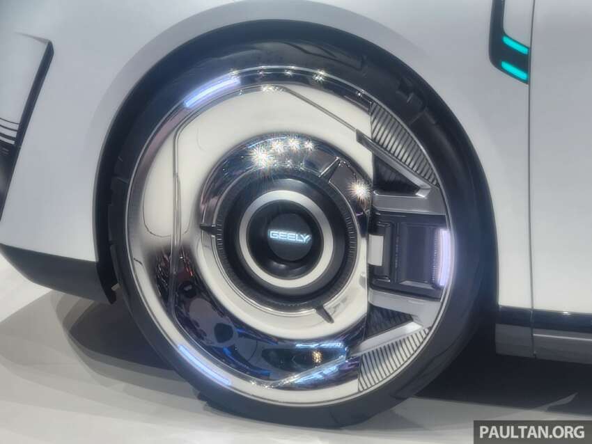 Geely Eva Cab unveiled in Beijing – China’s first purpose-built robotaxi prototype, Level 4 autonomy 2070981