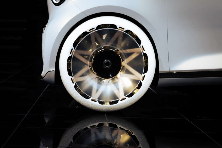 smart Concept #2 previews 2-seat EV – under 300 km range, Oct debut, coming to Malaysia under Proton? 2070473
