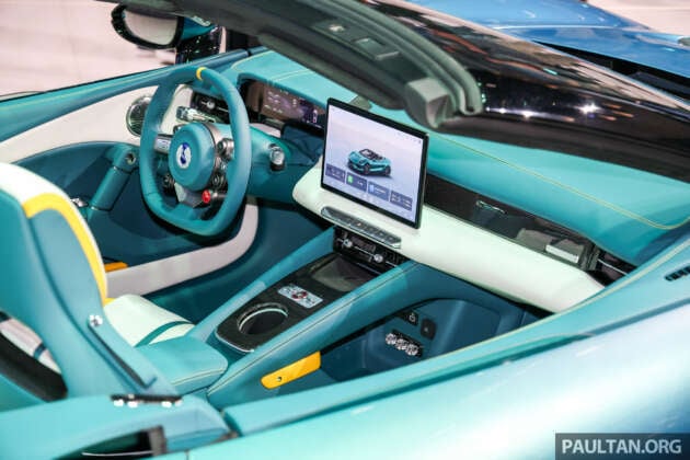 Denza Z Spider concept in Beijing – supercar drops top, gains more production-ready interior; July launch