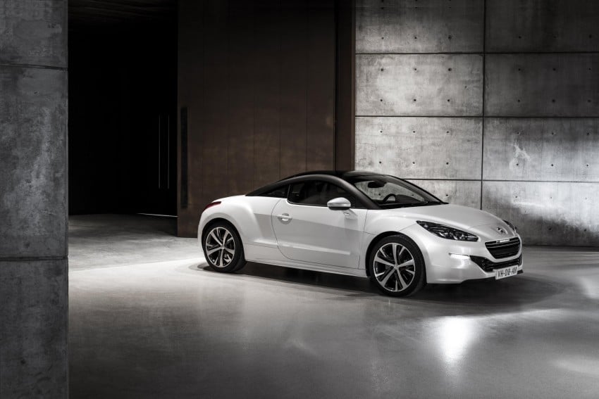 Peugeot RCZ facelift: first photos, attending Paris 130757