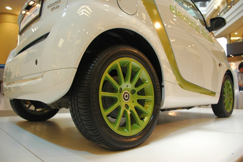 smart fortwo electric drive on display at 1 Utama 74533