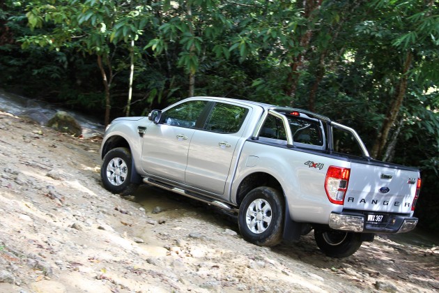TESTED: Ford Ranger XLT 2.2 Manual driven in all jungles – the concrete one and the green-muddy one