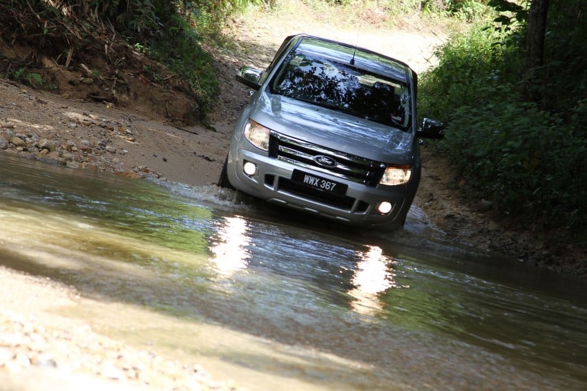 TESTED: Ford Ranger XLT 2.2 Manual driven in all jungles – the concrete one and the green-muddy one 116829