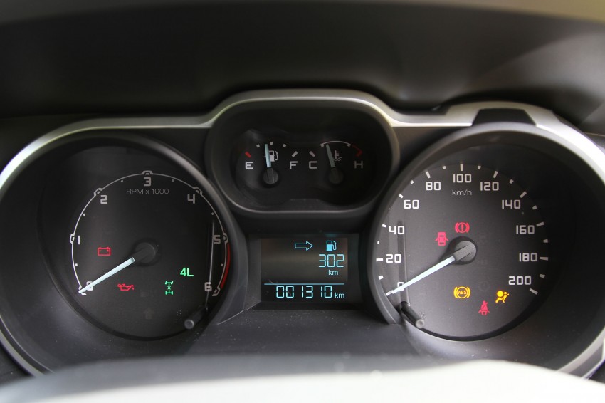 TESTED: Ford Ranger XLT 2.2 Manual driven in all jungles – the concrete one and the green-muddy one 116893
