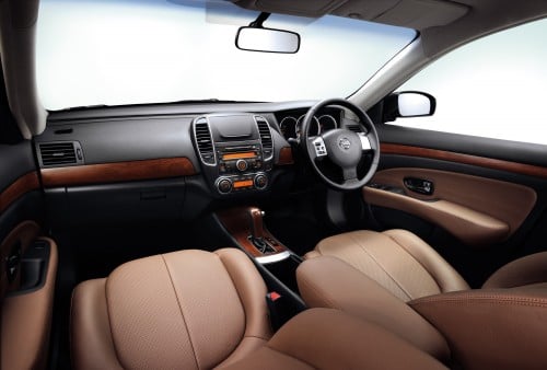 Interior1 Nissan Sylphy updated – two trim levels, plenty of new kit