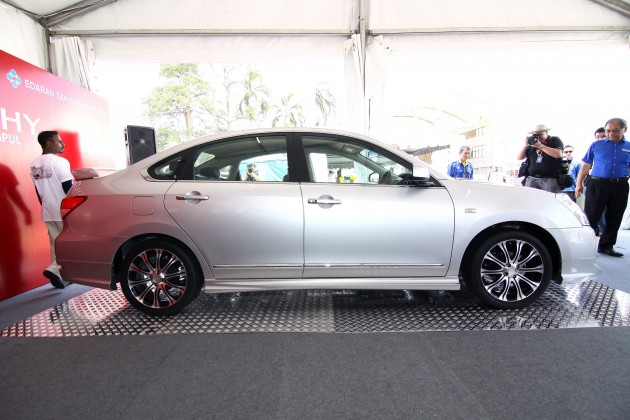 Nissan Sylphy and Livina X-Gear Tuned by Impul unveiled at Super GT Round 3 in SIC