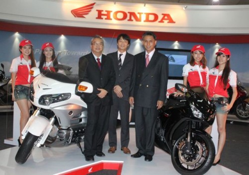2012 gold wing cbr1000rr Boon Siew Honda unleashes CBR1000RR and Gold Wing