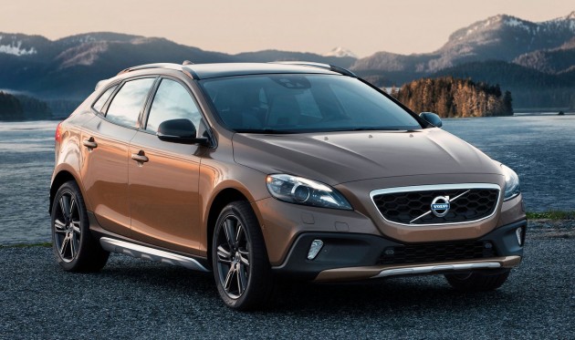 Volvo V40 Cross Country – rugged looks, higher ride
