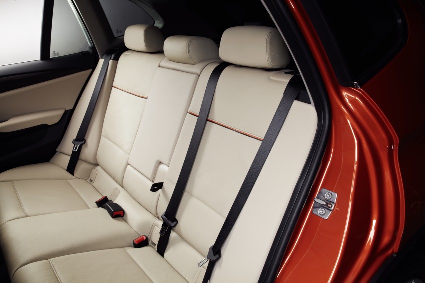 BMW X1 facelifted – xLine and Sport Line introduced 104115