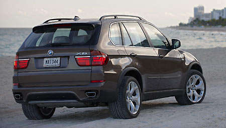 E70 BMW X5 gets the mid-life LCI treatment!