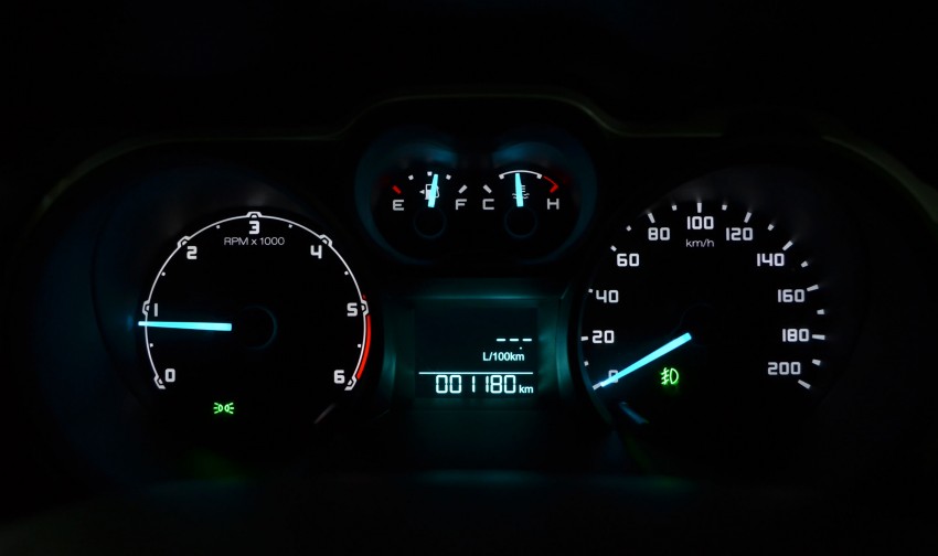 TESTED: Ford Ranger XLT 2.2 Manual driven in all jungles – the concrete one and the green-muddy one 117136