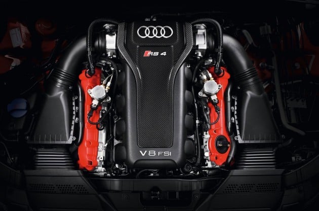 Audi RS4 Avant – a 450 hp wagon wet dream