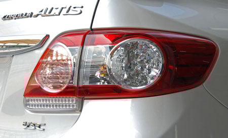 Facelifted Dual VVT-i Toyota Corolla Altis tested at Sepang!